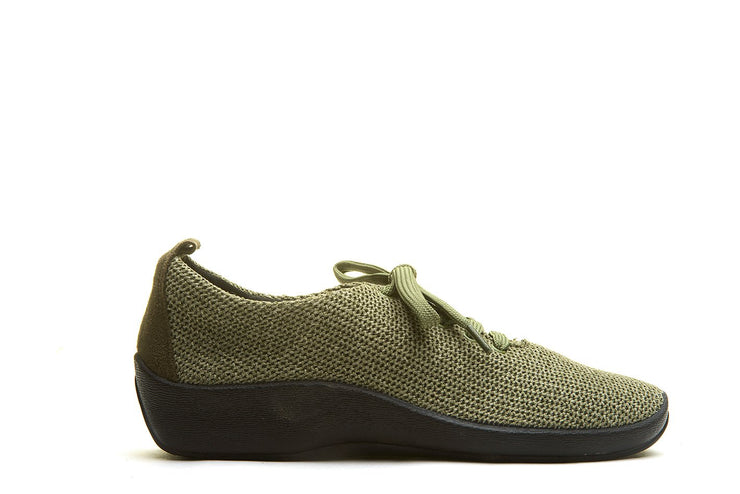 Arcopedico's Net3, knit oxford is lightweight, breathable and washable.